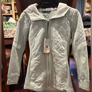 Be Boundless NWT Insulated Jacket Size Medium